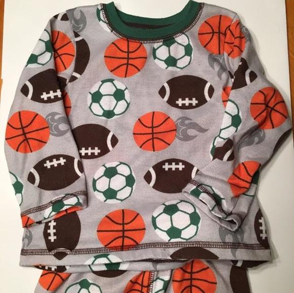 Carter's pajama set