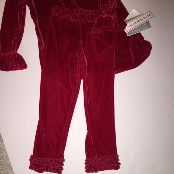 Gorgeous Holiday outfit size 3T Velour - Picture 3 of 4