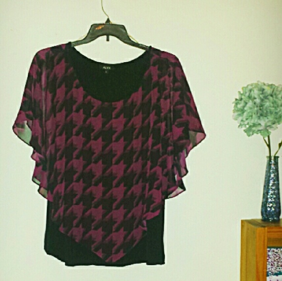 Flowy Alyx Top - Picture 2 of 3