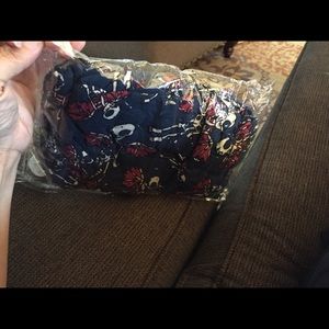 Lularoe Halloween Leggings OS flying skeletons.