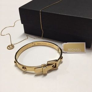 •SUNDAY SALE• MICHAEL Michael Kors Buckle Bangle