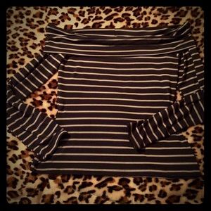 Adorable off the shoulder WHBM long sleeve top~