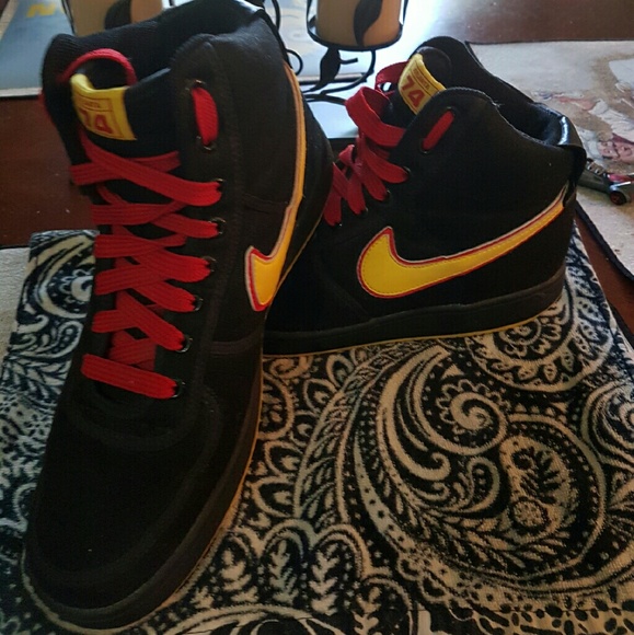 SOLD Men's Nike Vandal Atlanta 74 sz10.5 - Picture 1 of 3