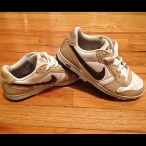 Nike Air Tan, Brown, White Sneakers size 7