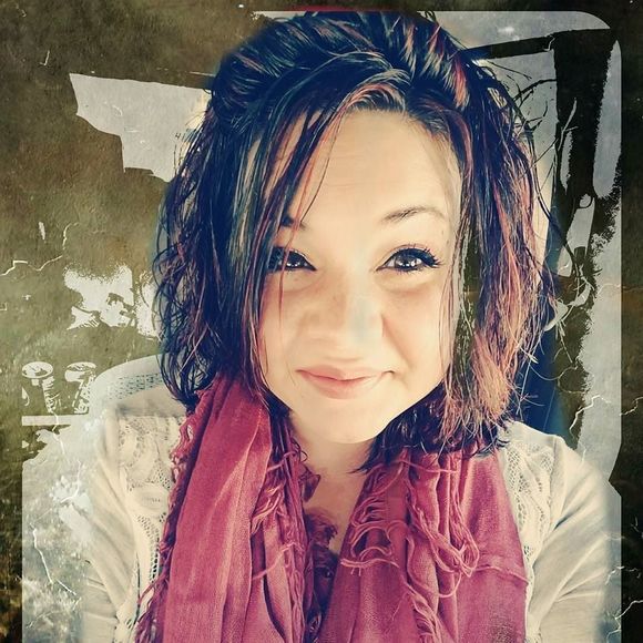 Meet your Posher, Alyss