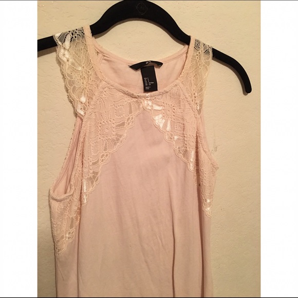 💝VALENTINE's DAY SALE💝H&M tank top with lace