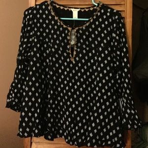 Navy print top with gold accent