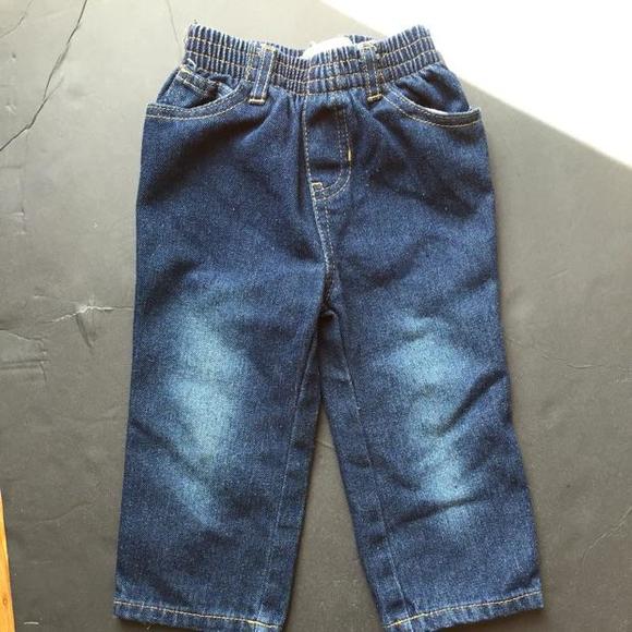 Jeans with elastic waistband. Front and back pockets. 18M Kids Headquarters