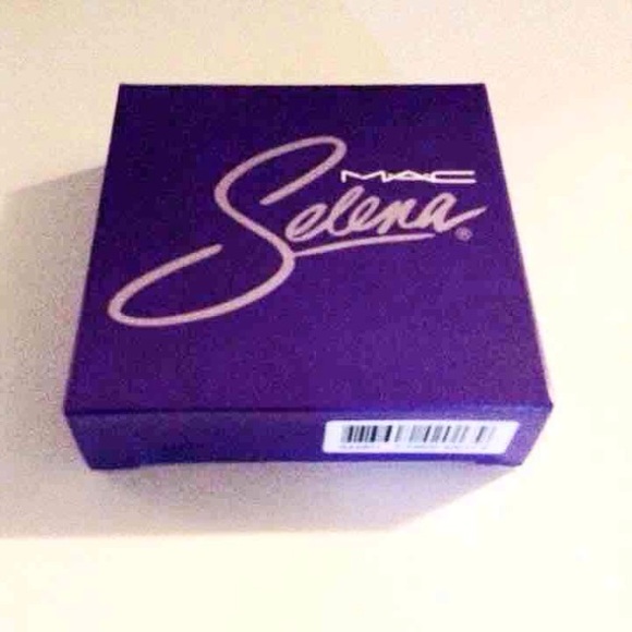 Techno Cumbia Selena Mac - Picture 1 of 2