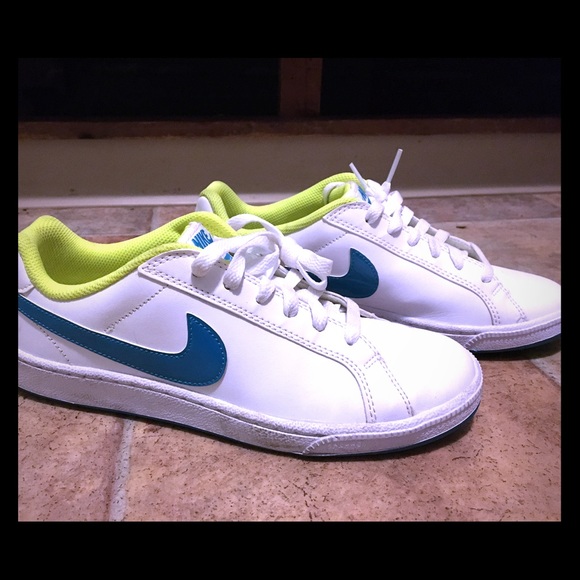 Nike Sneakers. Size 8. Like new!
