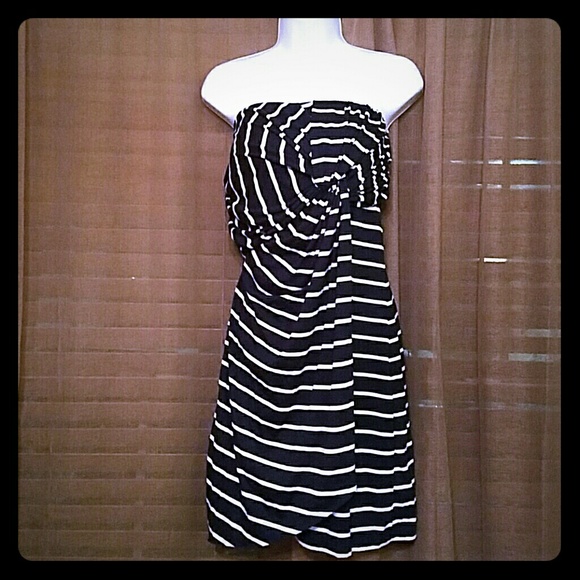 NWT Strapless dress