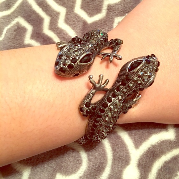 LIZARD BRACELET W/ {FREE 💝 GIFT}