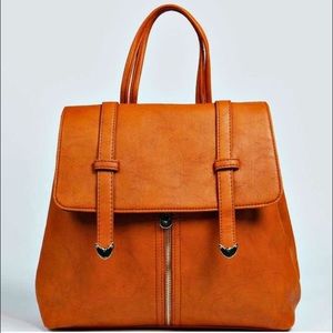 NWOT 🚨 Faux Leather Tan Backpack / Satchel
