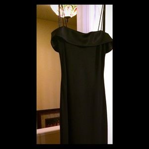 ❗️Black Friday Sale❗️~Beautiful floor length gown~