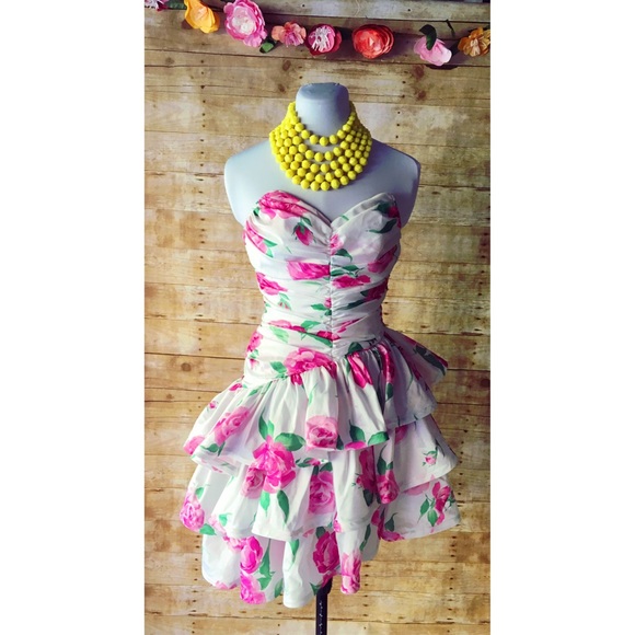 Zum Zum Dresses & Skirts - Vintage Zum Zum Floral Ruffled Cocktail Dress