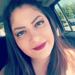 Meet your Posher, Emelia