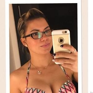 Meet your Posher, Yaima