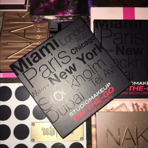 Studio Makeup On-the-go palette