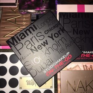 Studio Makeup On-the-go palette