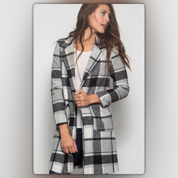 ✨5- Star Rated ✨Grey Plaid Coat - Picture 2 of 2