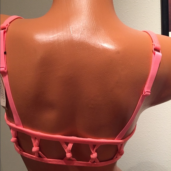 VICTORIA'S SECRET COTTON CAGED DESIGN  BRALETTE- L - Picture 2 of 2
