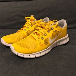Livestrong Nike Free 5.0