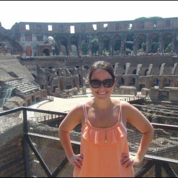 Meet your Posher, Laine - Picture 3 of 4