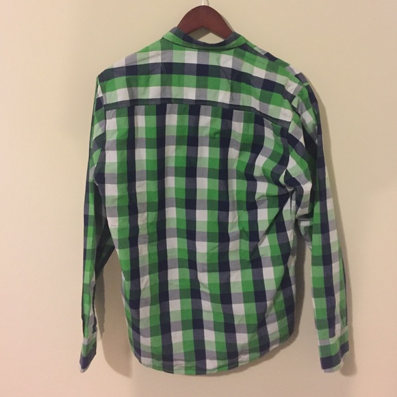 Button down - Picture 2 of 4