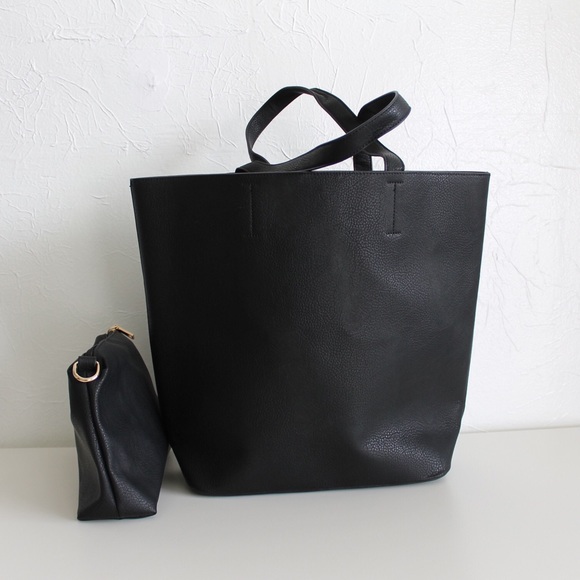 Restocked! β’ Black Shopper Tote β’ - Picture 3 of 5