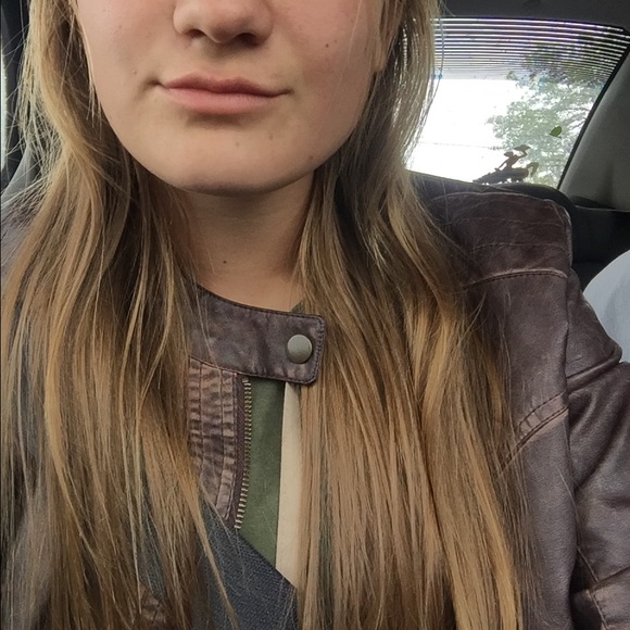 Meet your Posher, Mckenna - Picture 1 of 1