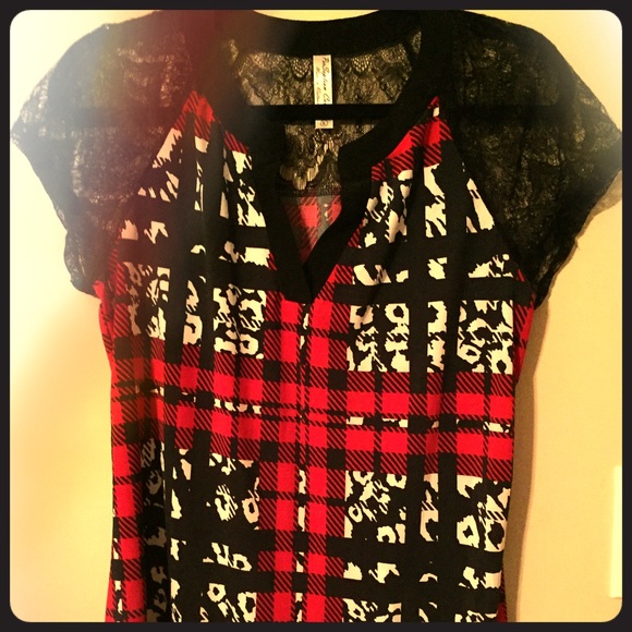 Per Seption Concept Lace Sleeve Top