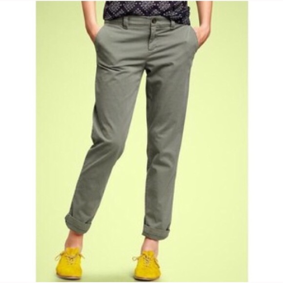 NWOT | Gap Broken-in Straight Khakis in Olive