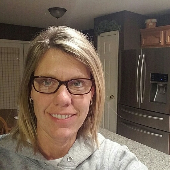 Meet your Posher, Dana