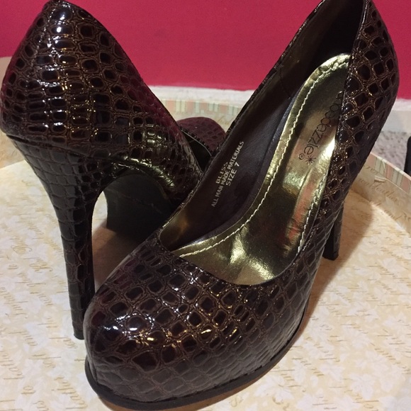 Pleather, printed hidden platform heel