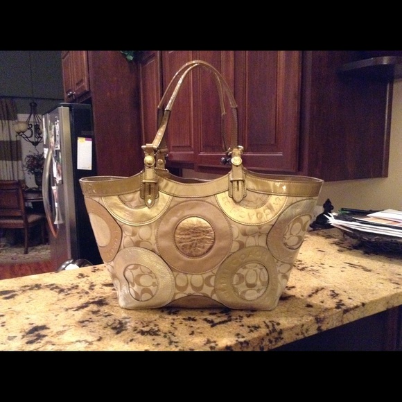 Coach purse - Picture 2 of 4