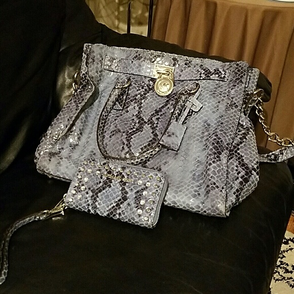Mk Lg Python Hamilton North South Blue Tote Bag