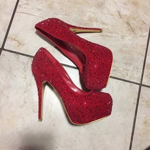 Red pump heel