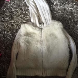 White hooded sweater with fur