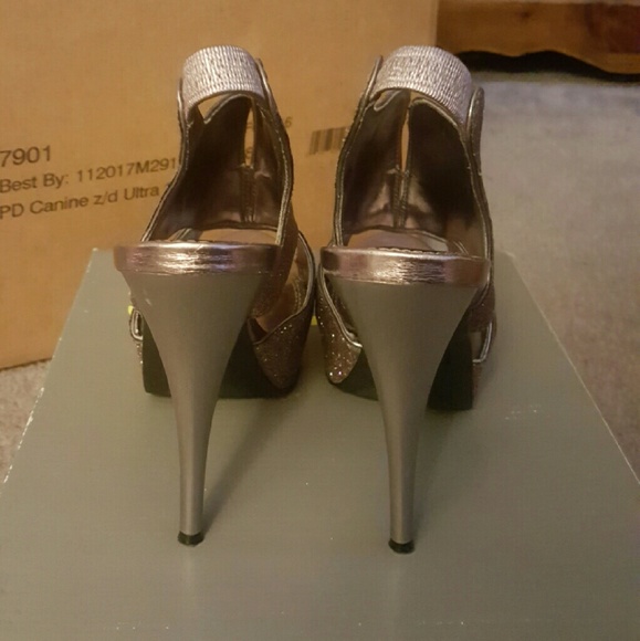 Add some killer sparkle to any night out - Picture 3 of 3