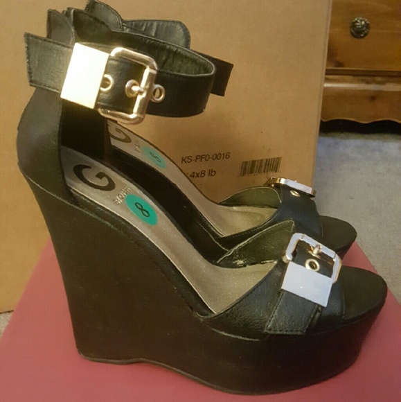 Chunky platforms for an edgy look! - Picture 2 of 3