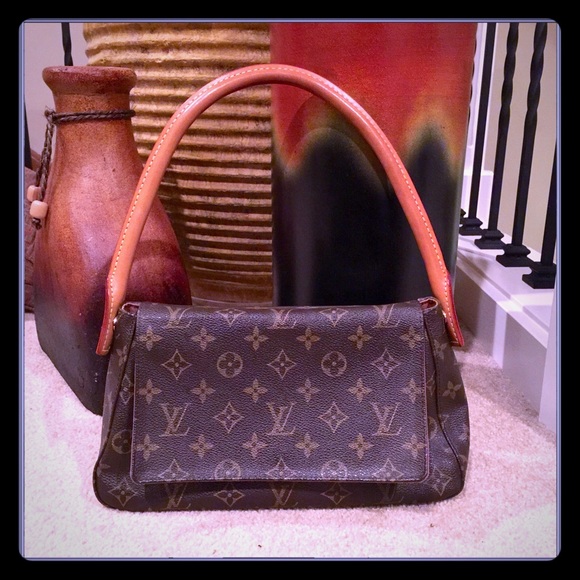 💠Authentic Louis Vuitton Mini Looping💠