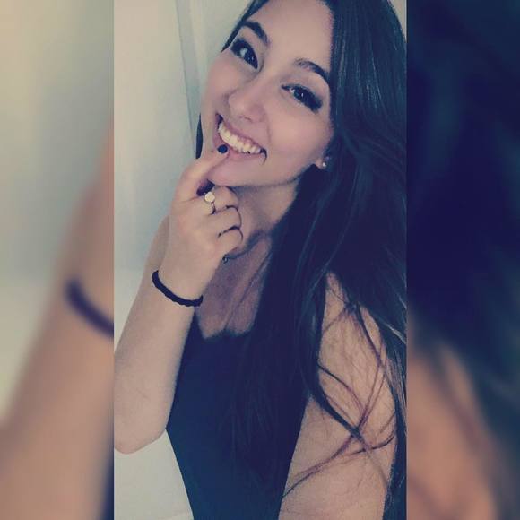 Meet your Posher, Alexis