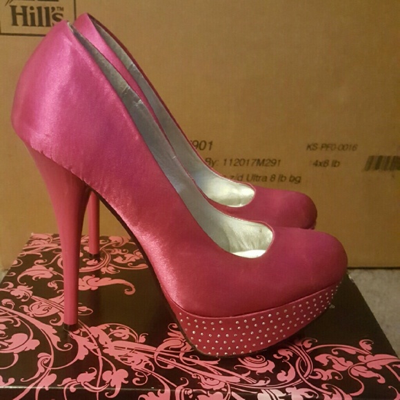 Pink platform pumps! - Picture 2 of 3