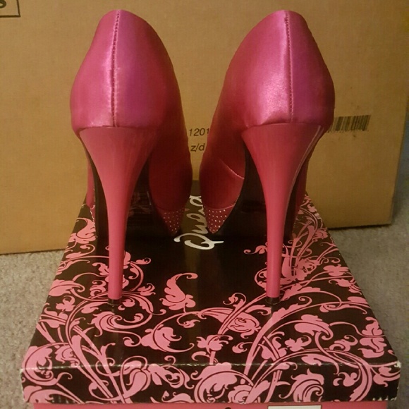 Pink platform pumps! - Picture 3 of 3