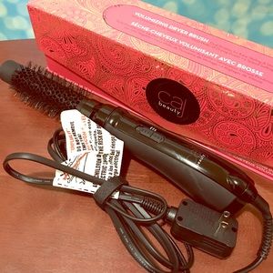 Caj Volumizing Dryer Brush