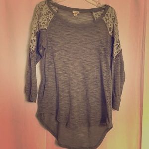 Beige/gray lightweight top