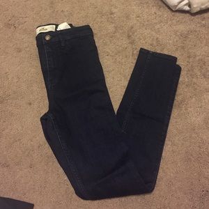 Natural waist Hollister skinny jeans
