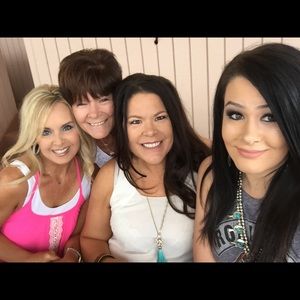 Meet your Posher, Linda