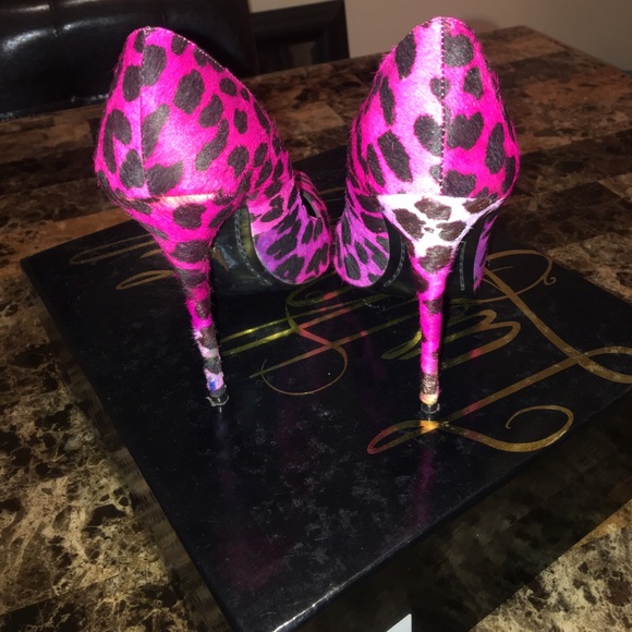 Pink leopard - Picture 3 of 3