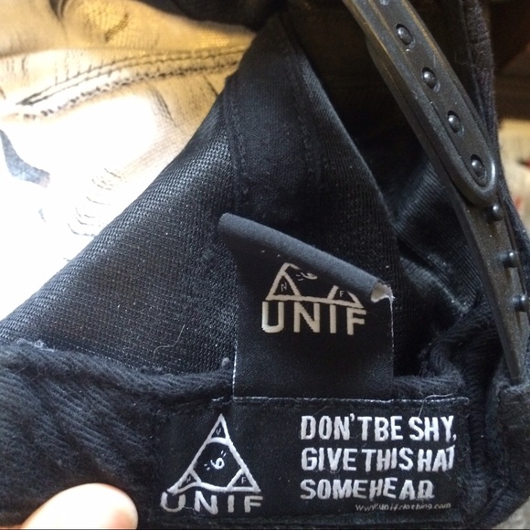 UNIF HAT - Picture 3 of 4